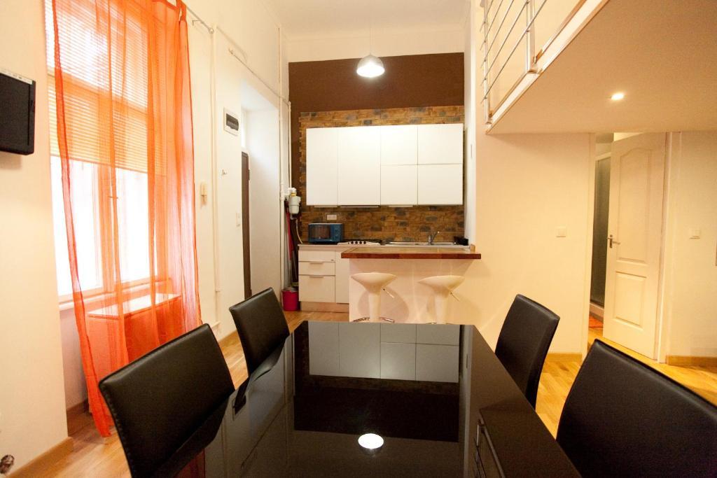10 House Budget Stay Budapest Exterior photo